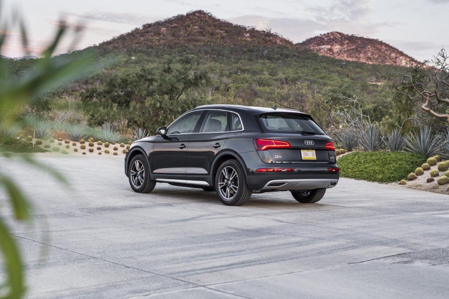  Audi Q5 TFSI Quattro 2016 года  (WW) (фото 16 из 30)